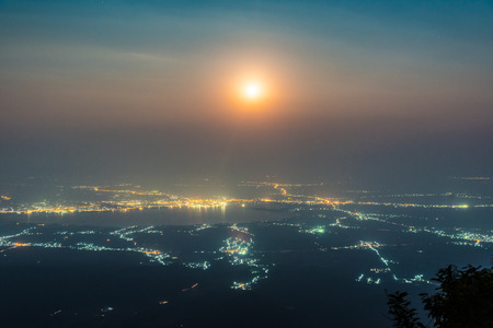 台灣北部夜景露營地：觀賞浪漫星空的最佳位置